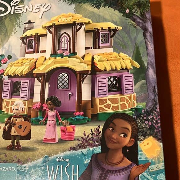 BNWT LEGO Disney Wish 43231 Asha’s Cottage for ages 7 plus with 509 pcs/pzs. ❤️ - Picture 5 of 7
